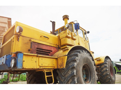 Де знайти запчастини для застарілих моделей тракторів?