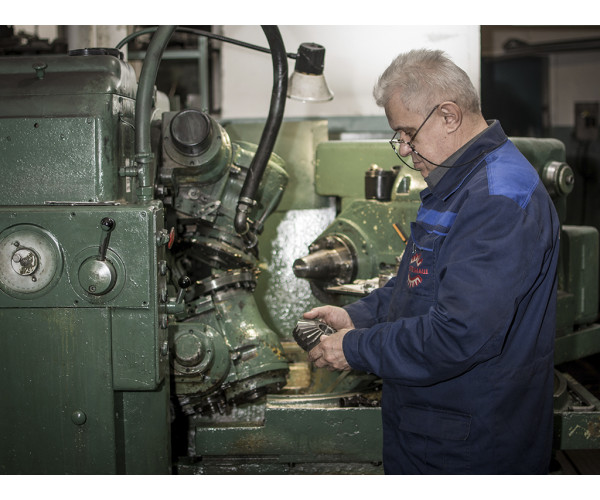 Почему предпочтительнее выбирать детали, изготовленные методом механической обработки, а не литьем? 