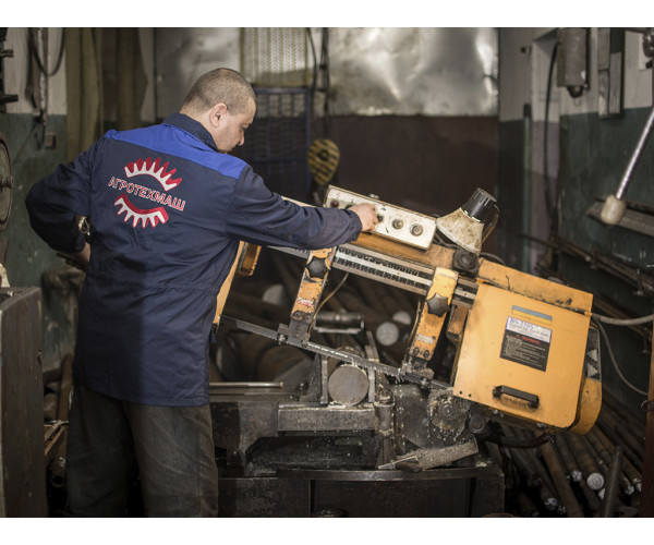 Как определить признаки износа запчастей трактора и когда пора их менять?