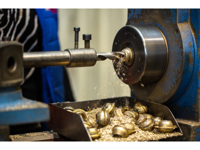 Точність у кожній деталі: переваги вибору механічної обробки металів
